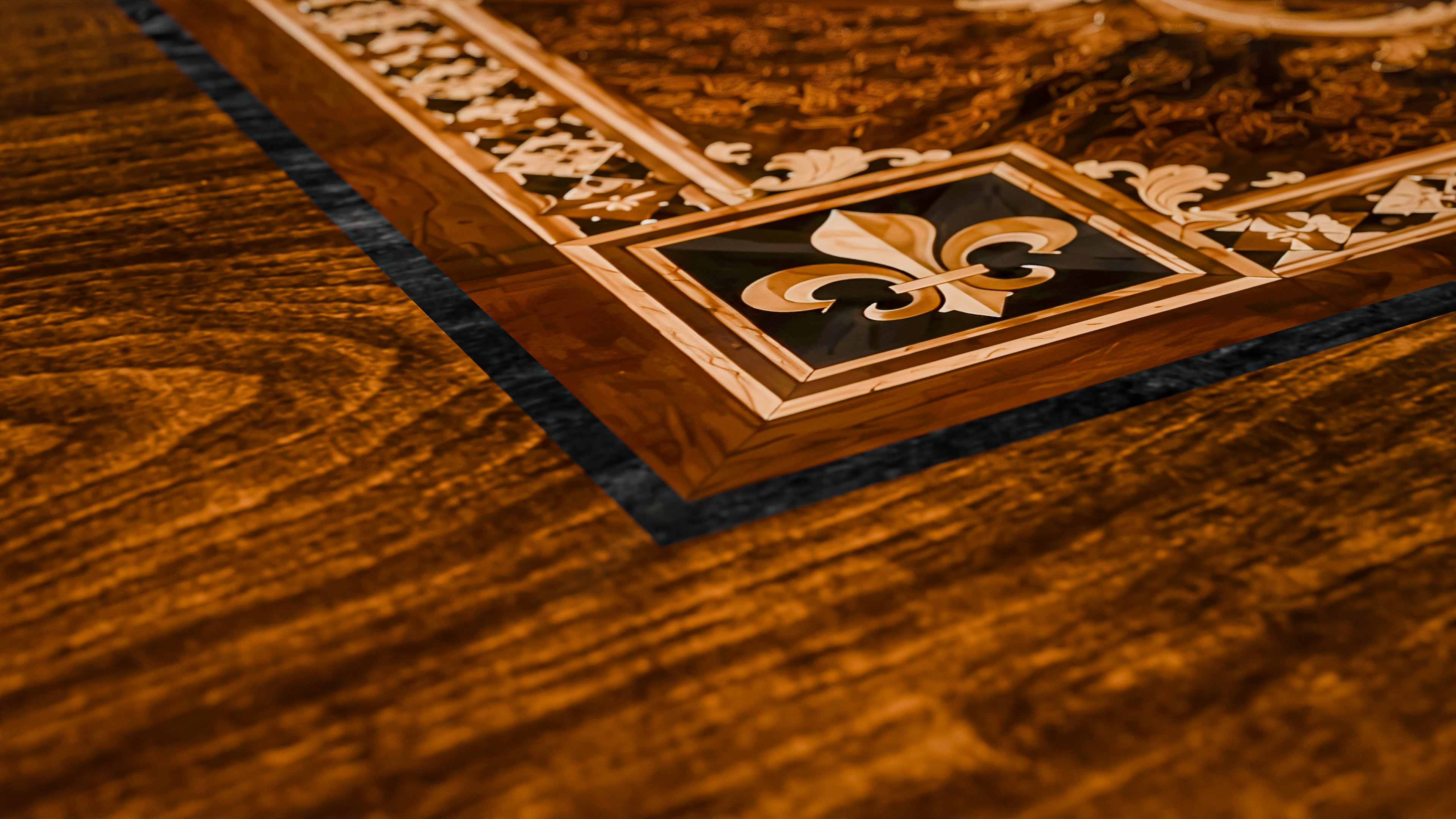 King's Dining Table